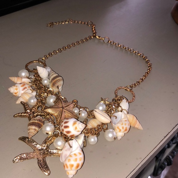 Real seashell necklace - Picture 2 of 4